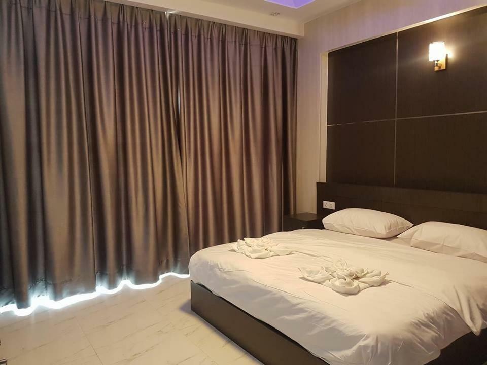 Sunset Mekong Apartment Vientiane Exterior foto